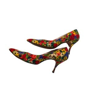 VINTAGE floral heels size 7 1/2 & perfect!